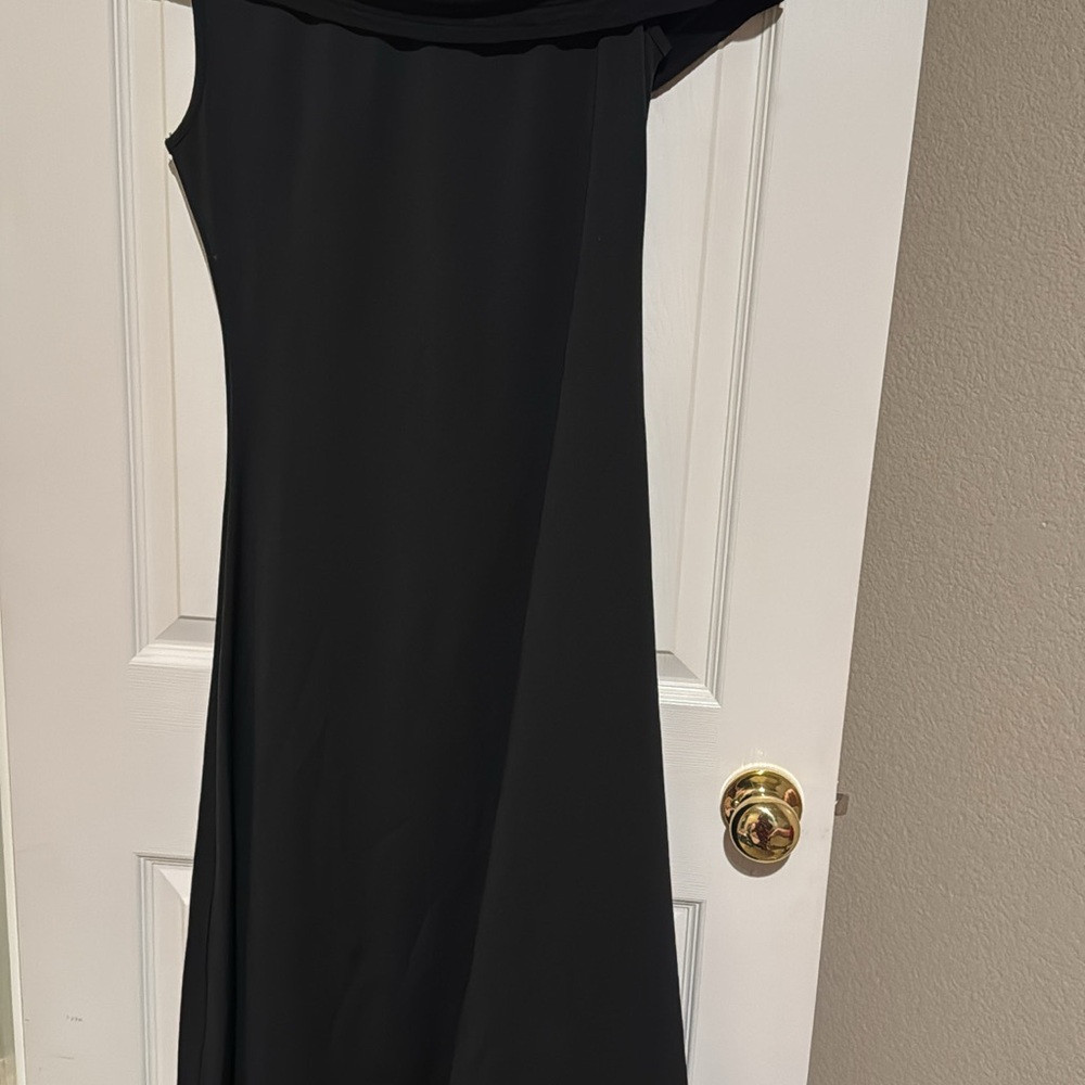 SHEIN Black Maxi Dress with Off-Shoulder Detail